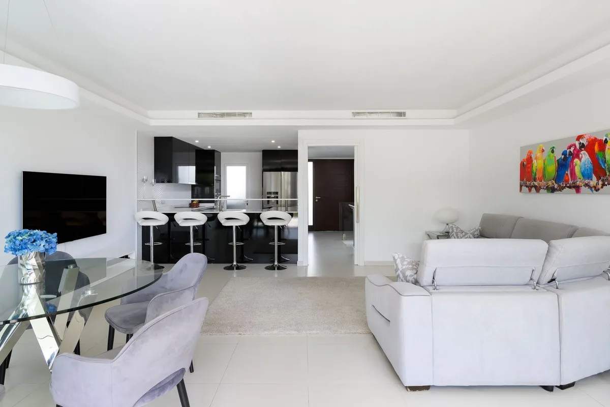 3-Bedroom Townhouse in The Golden Mile 4