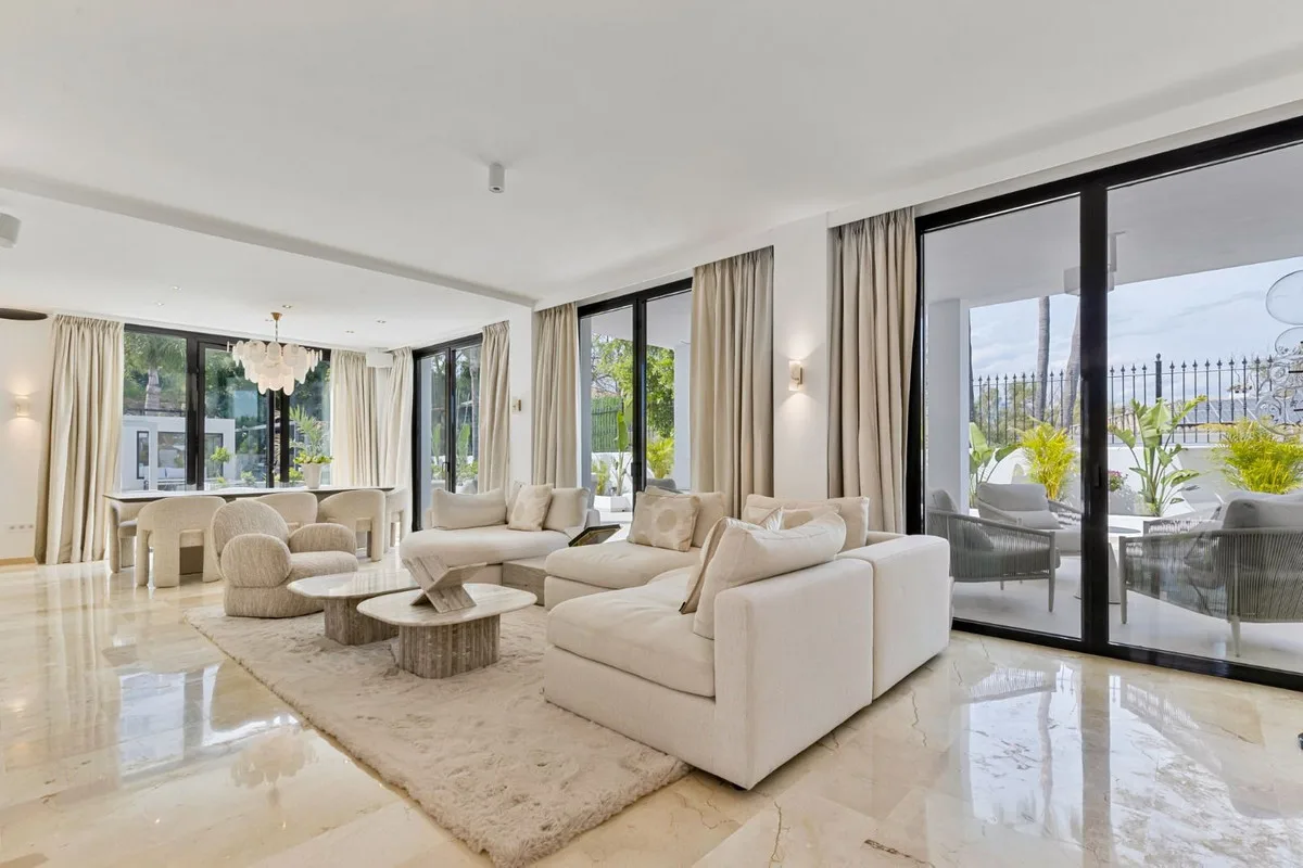9-Bedroom Villa in Guadalmina Alta 4