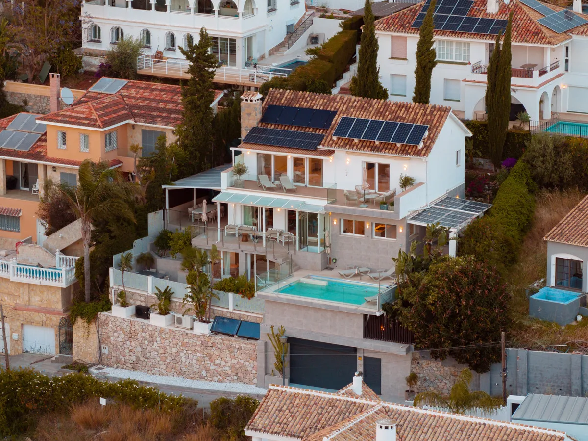 4-Bedroom Villa in Nueva Andalucía 2