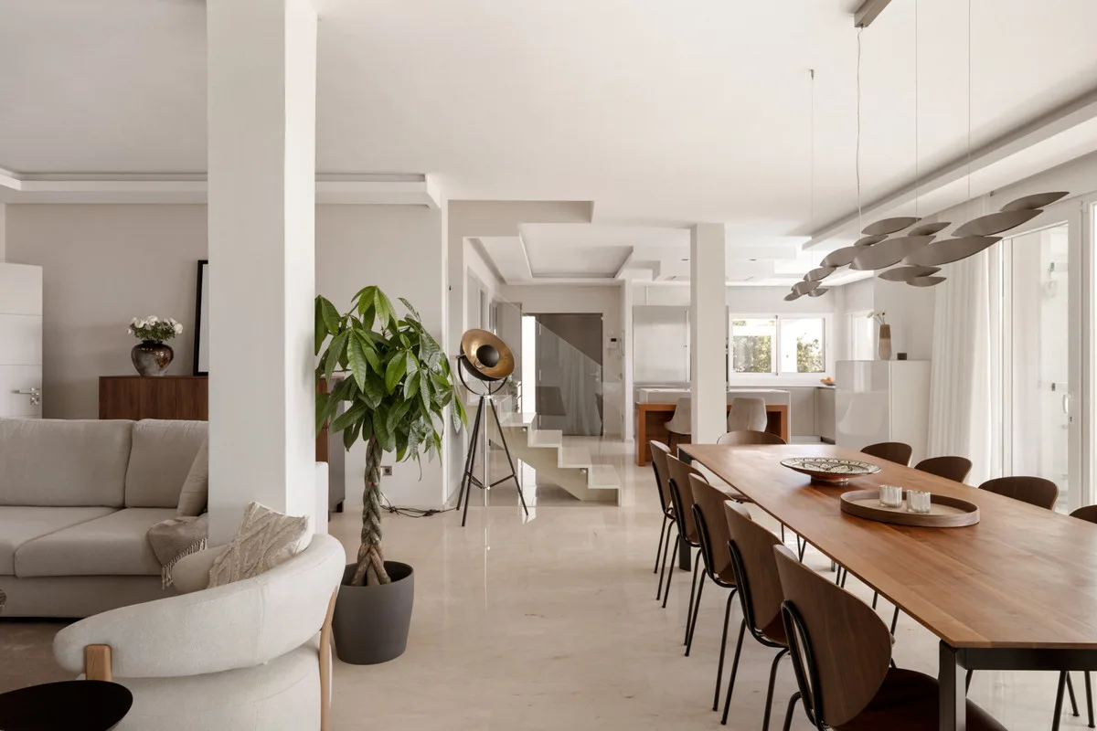 4-Bedroom Villa in Nueva Andalucía 5