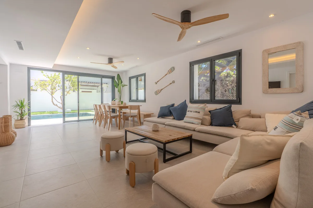 6-Bedroom Villa in Nueva Andalucía 2