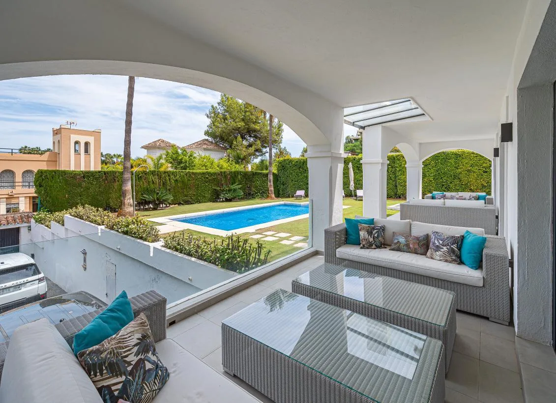 6-Bedroom Villa in Nueva Andalucía 3