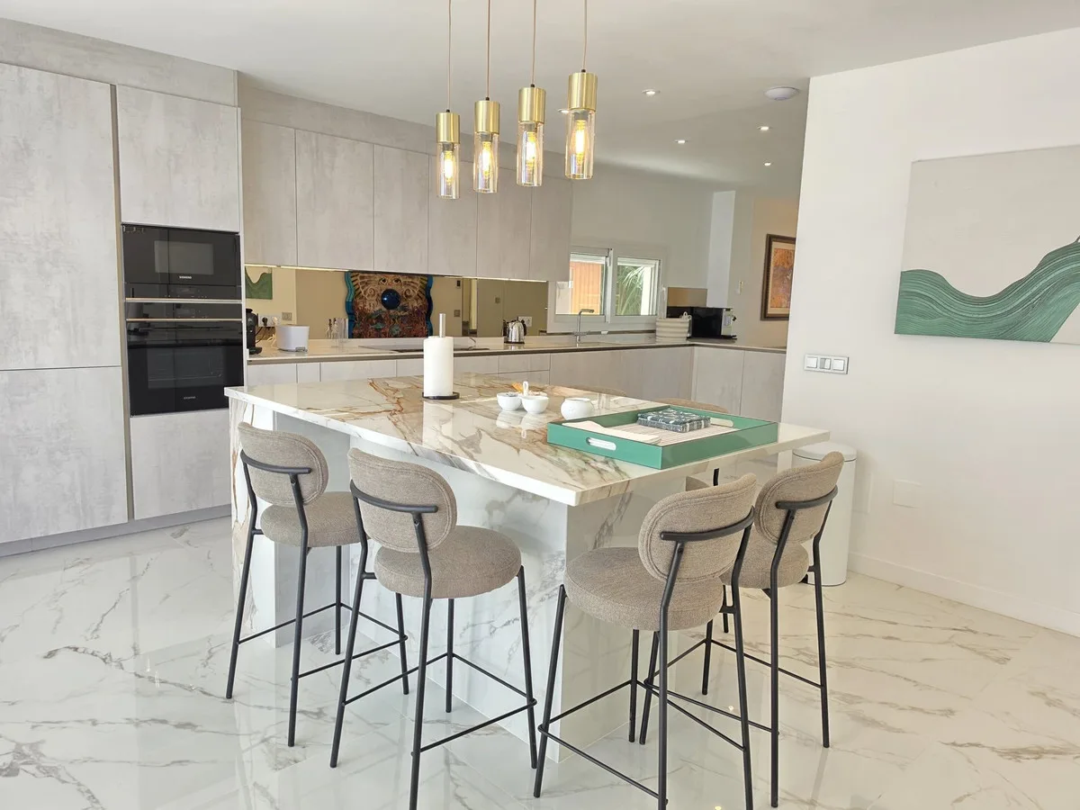 4-Bedroom Villa in Nueva Andalucía 3