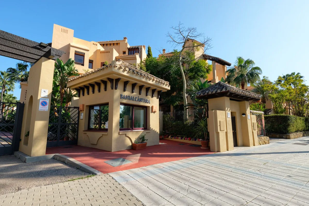 3-Bedroom Apartment in San Pedro de Alcántara Main