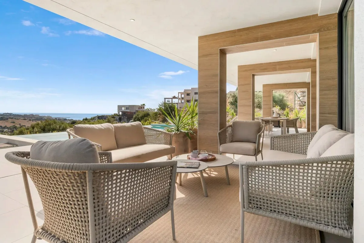 4-Bedroom Villa in Estepona 5