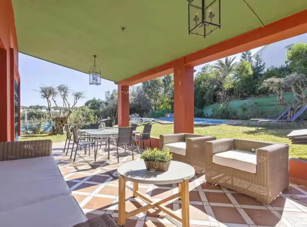 6-Bedroom Villa in Elviria 2