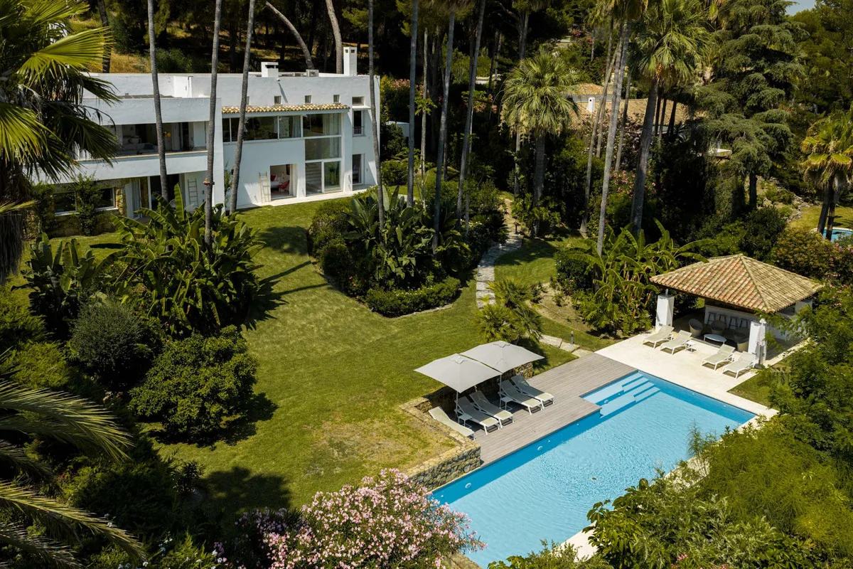 6-Bedroom Villa in The Golden Mile Main