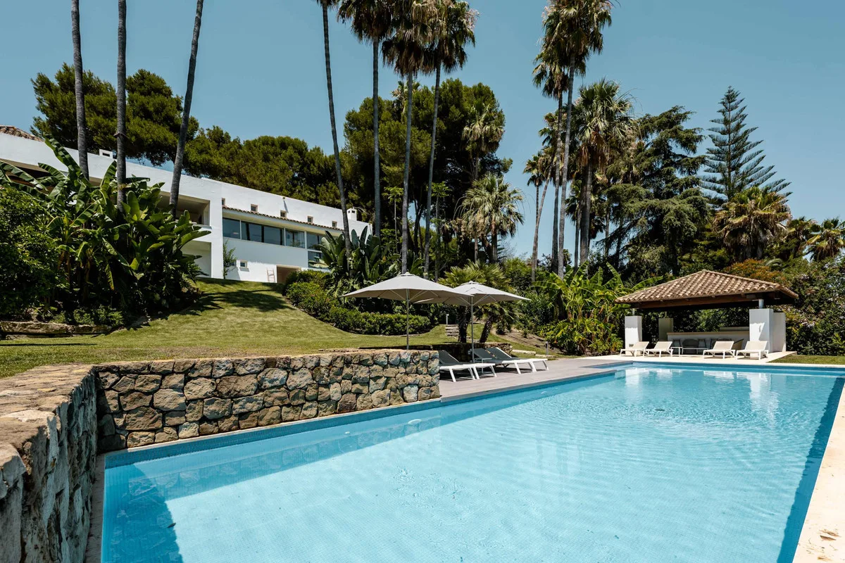 6-Bedroom Villa in The Golden Mile 3