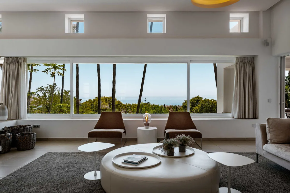 6-Bedroom Villa in The Golden Mile 4
