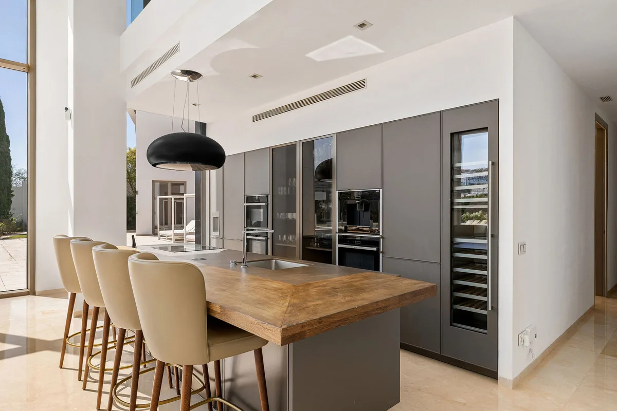 6-Bedroom Villa in Los Flamingos 5