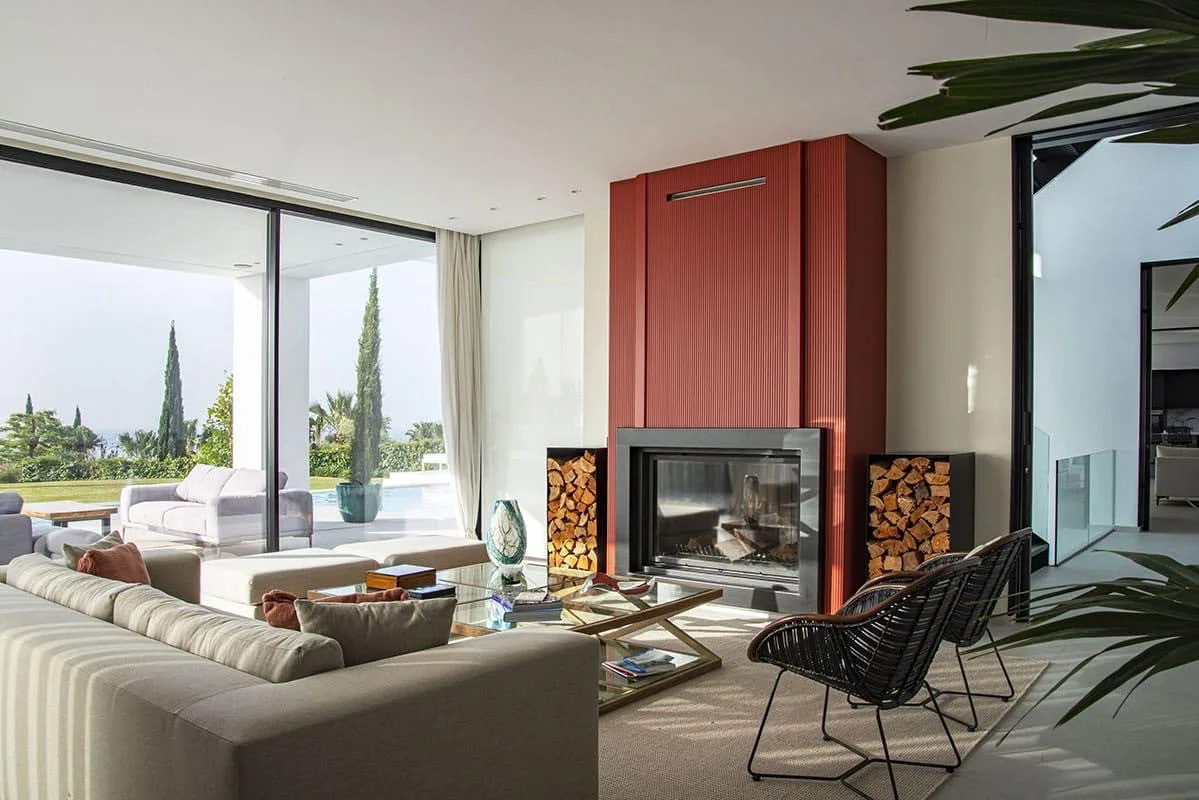 9-Bedroom Villa in Estepona 4