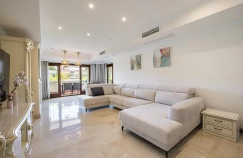 3-Bedroom Apartment in The Golden Mile 3
