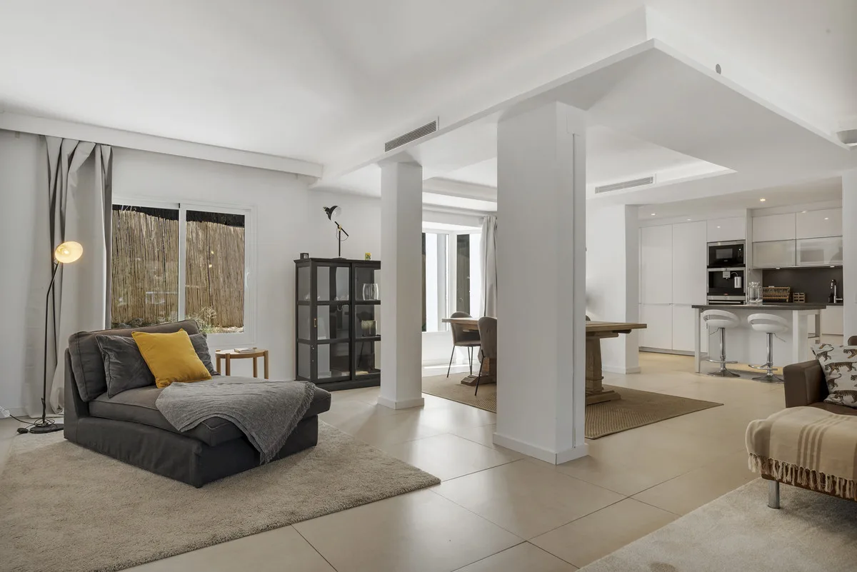 4-Bedroom Villa in Nueva Andalucía 5