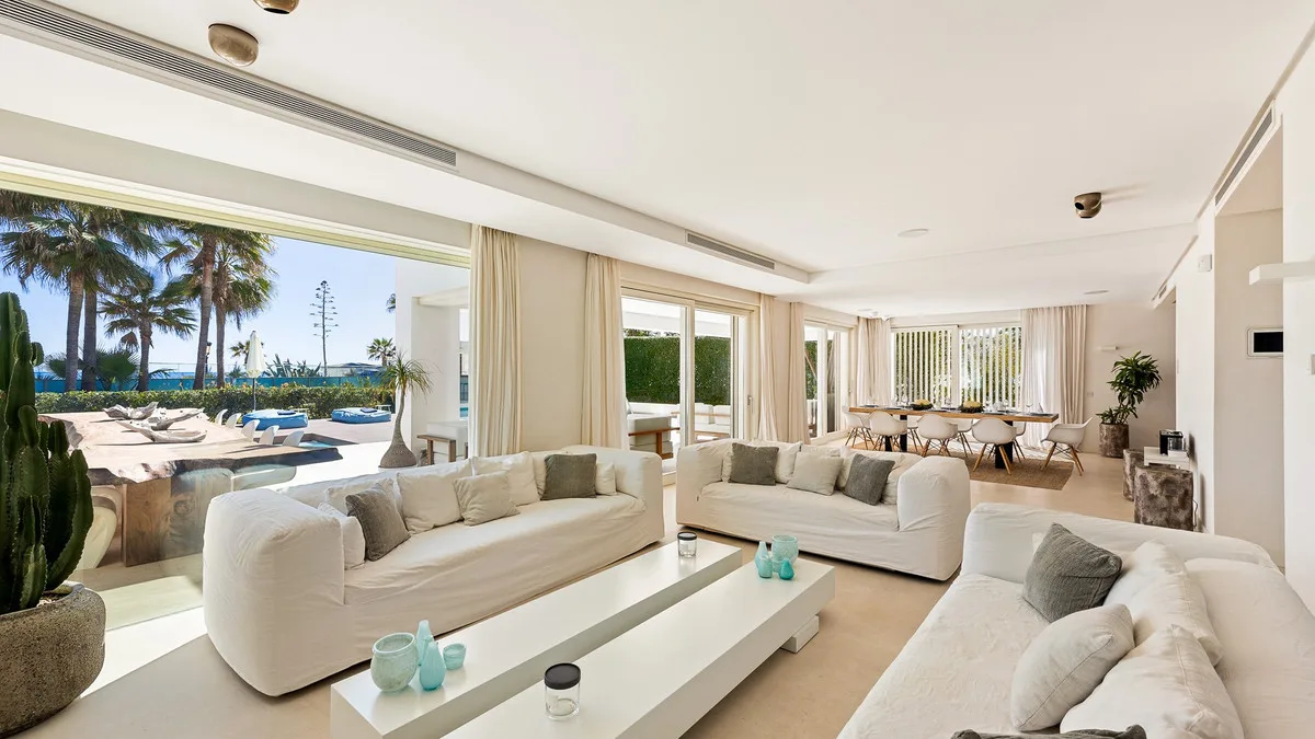 6-Bedroom Villa in The Golden Mile 3