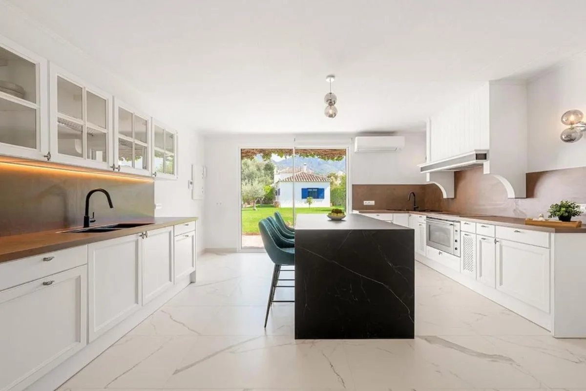 7-Bedroom Villa in Marbella 2
