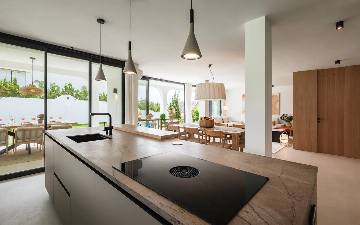 6-Bedroom Villa in Marbella 3