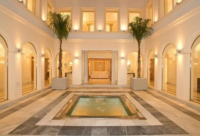 6-Bedroom Villa in San Pedro de Alcántara 4